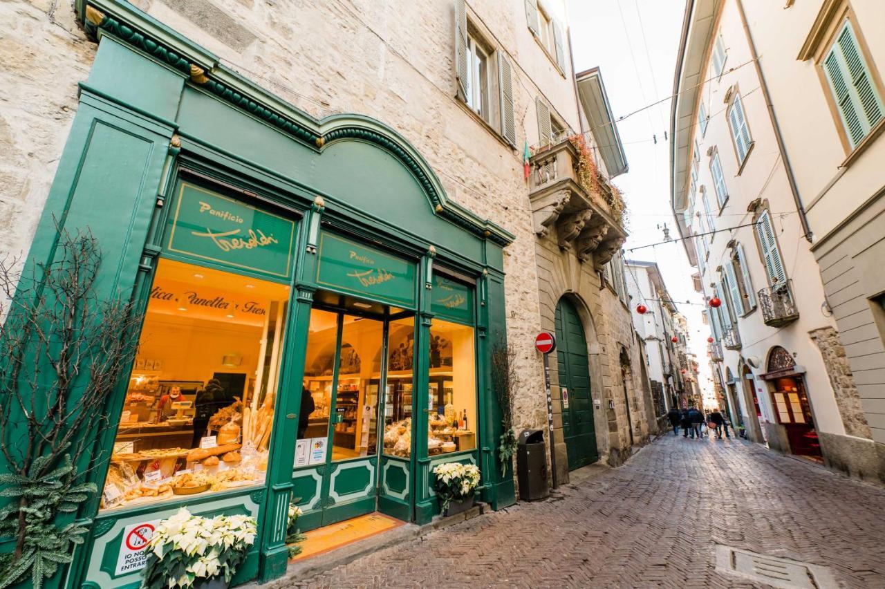 Feel - Sweet Old Town Apartment Bergamo Luaran gambar