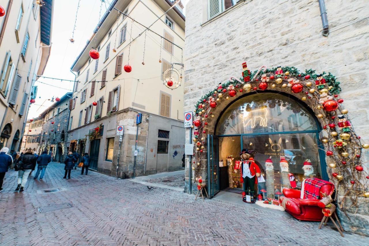 Feel - Sweet Old Town Apartment Bergamo Luaran gambar